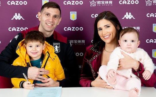 Susana Martinez son Emiliano Martinez with his wife and children.